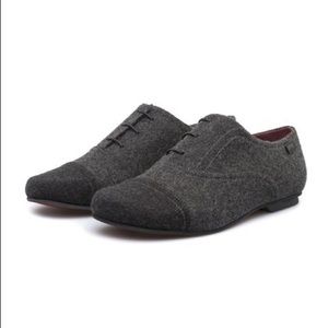 Camper Cap-Toe Oxford